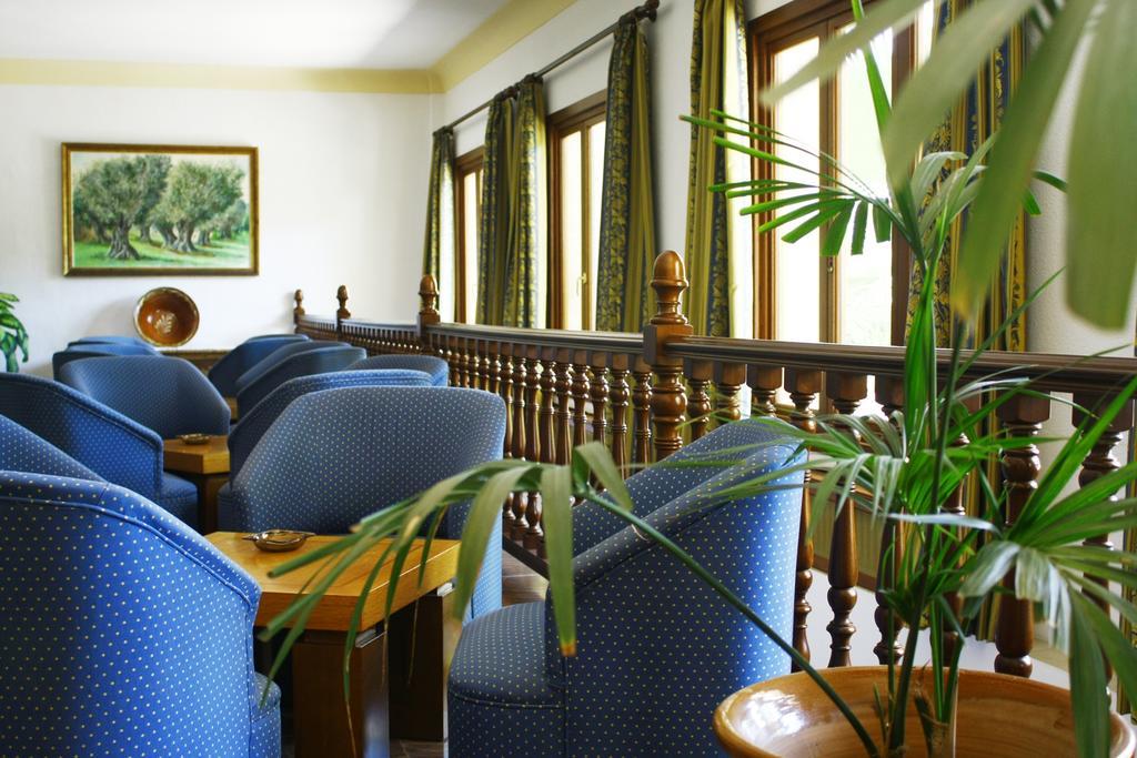 Hotel Gaya Peguera Ngoại thất bức ảnh